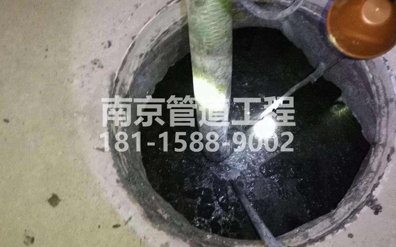 216鼓楼区清理化粪池